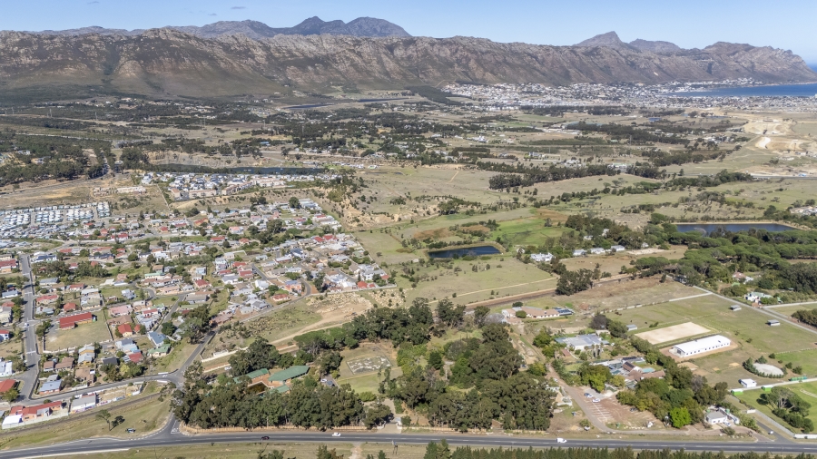 18 Bedroom Property for Sale in Stellenbosch Farms Western Cape